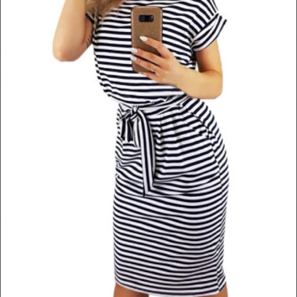 Dress - Picture 7 of 11
